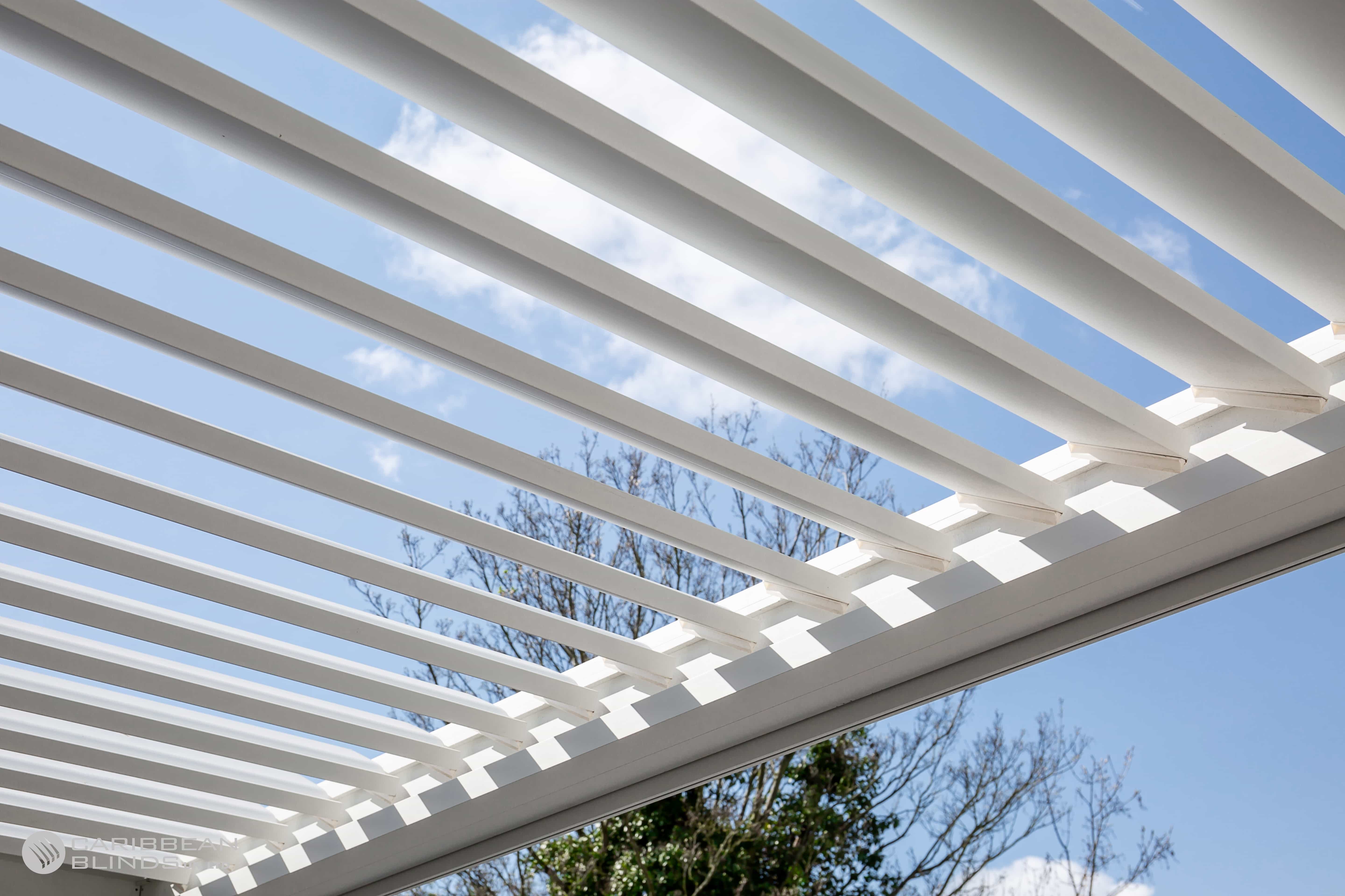 CB - Deluxe Outdoor Living Pod - White - 10