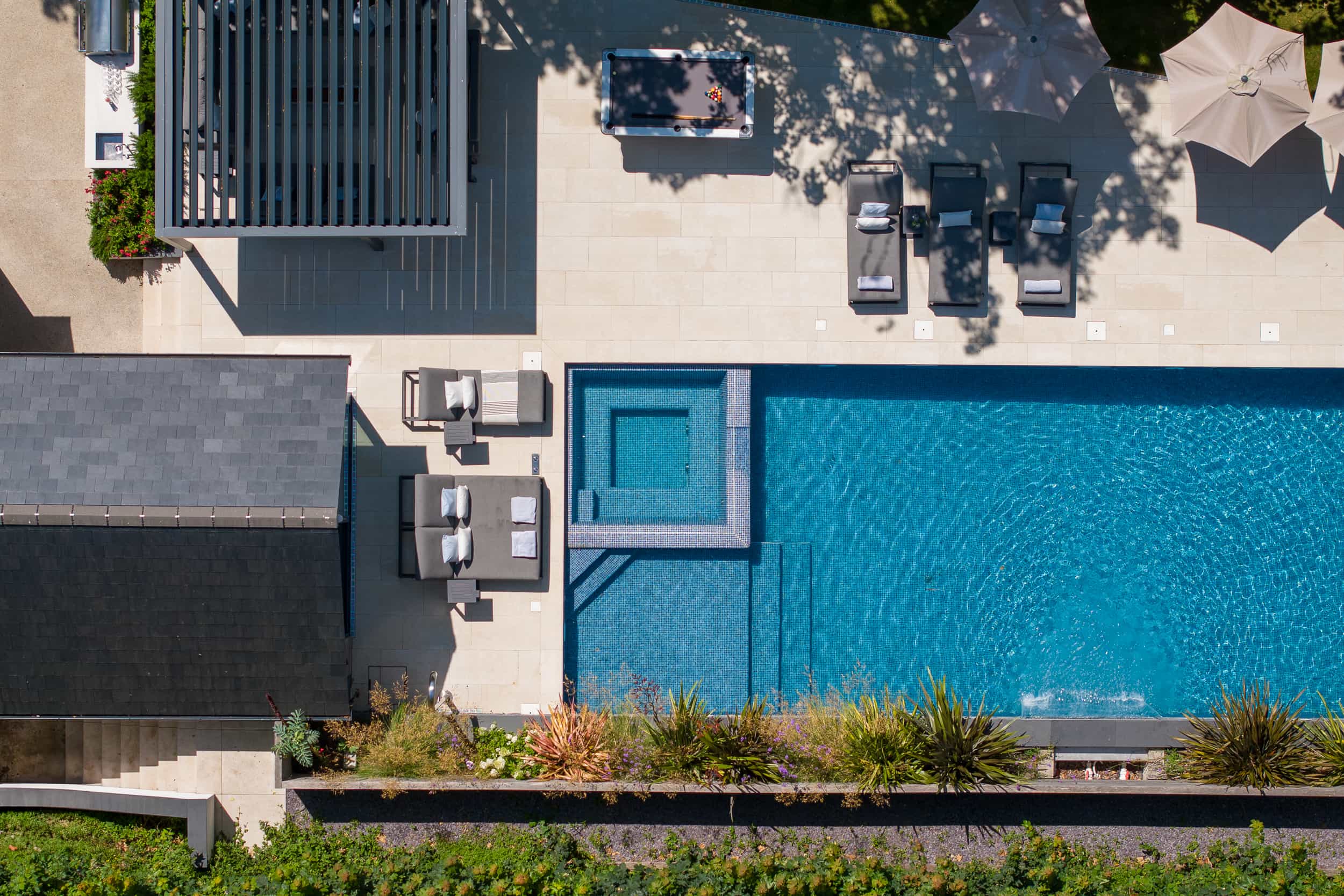 FINEST_STAYS_020725_098